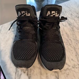 APL Size 8 Black